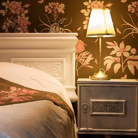 Sleeping In * بروج